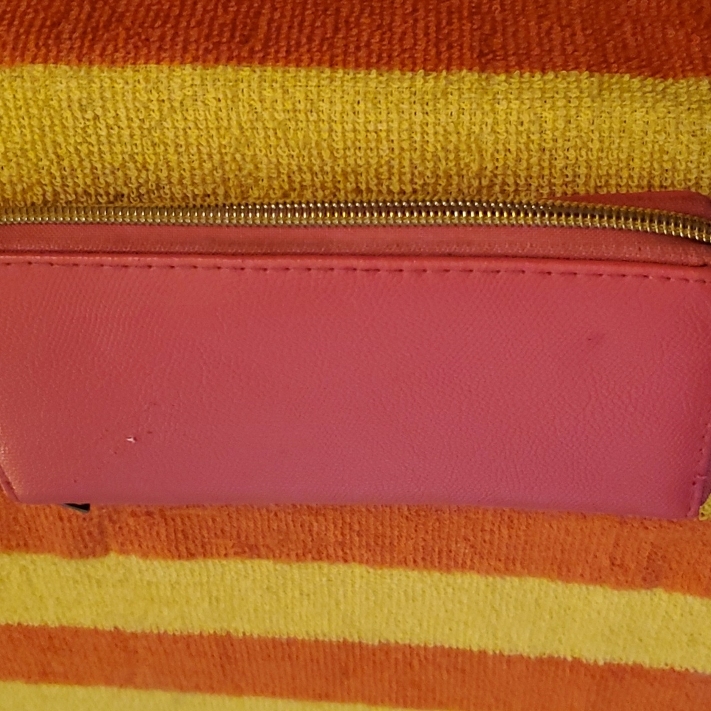 Pink wallet - Picture 3 of 3